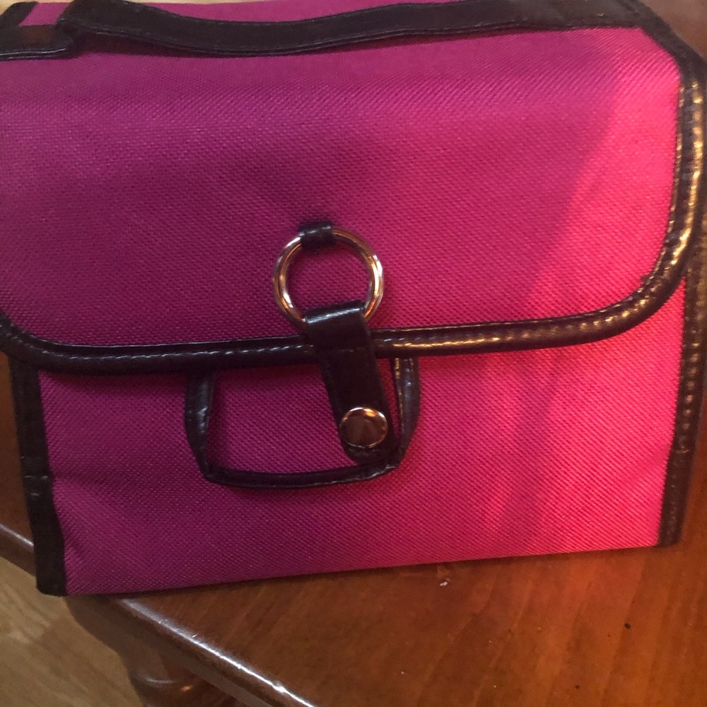 Elizabeth Arden travel cosmetic bag.
